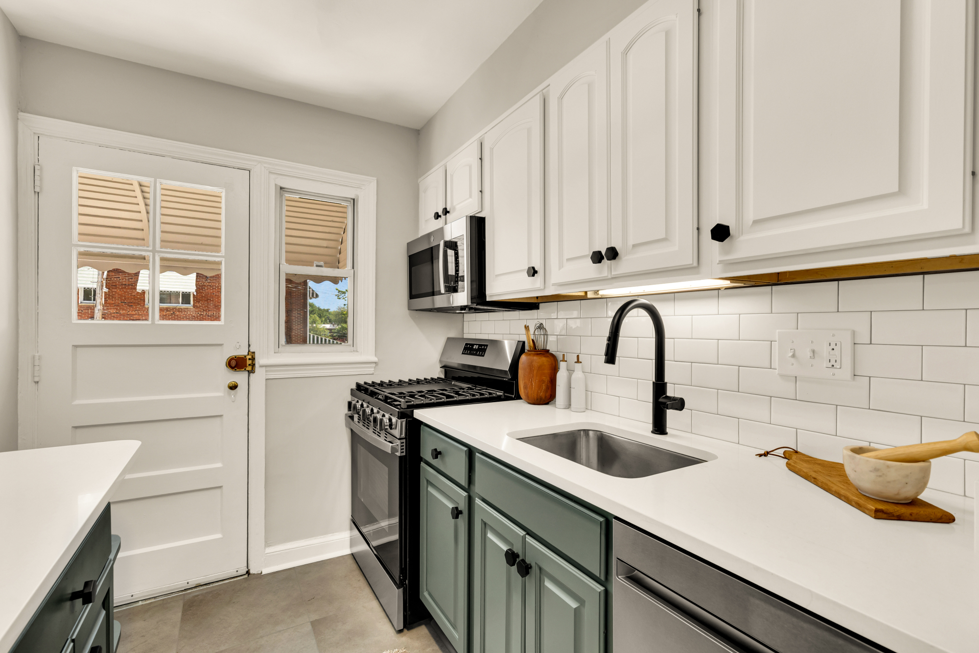 4727 8th Street NE_Kitchen
